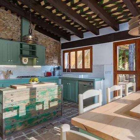 Mas Dels Arcs Con Piscina Muy Cerca De La Playa Villa
